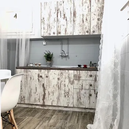 Cosy House In 2 Apartment *